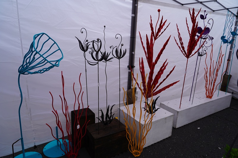 Sorticulture–vibrant yard decor