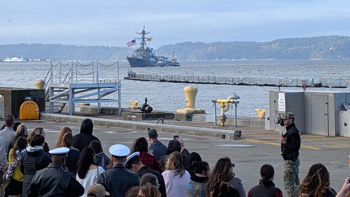 USS Gridley approaching dock